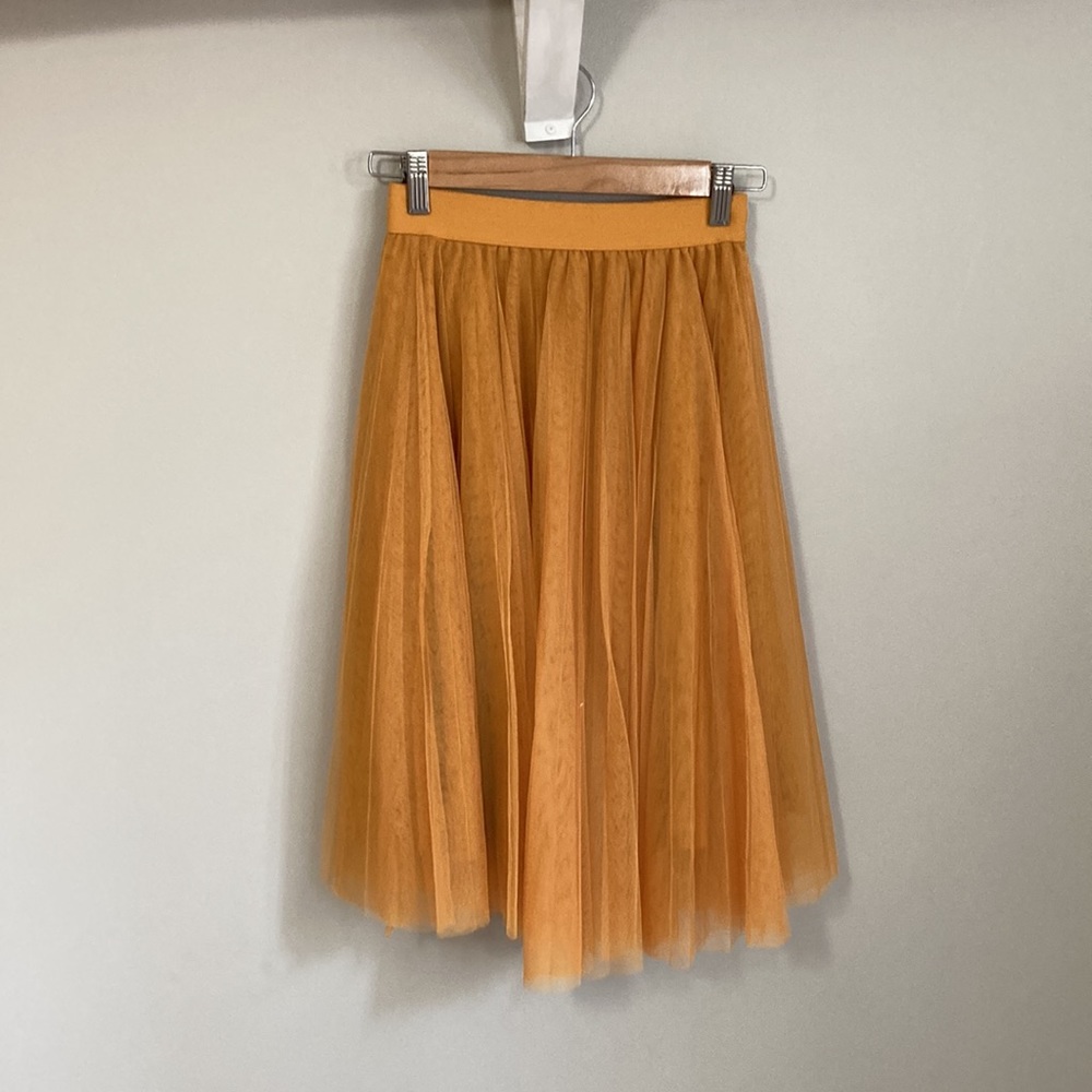 Charlotte Russe, Mustard Yellow pleated tulle skirt, size small